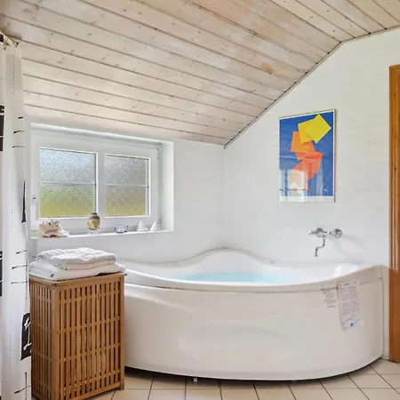 Ferienhaus Gorgeous In With Wifi Hemmet
